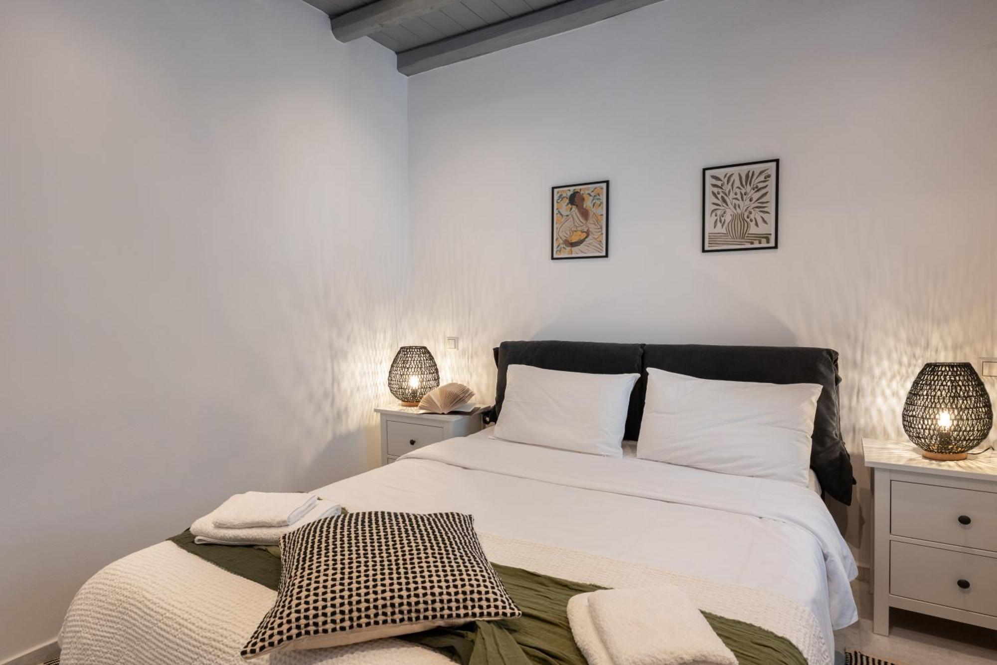 Caper-2 Bedroom Traditional Home With Amazing View ナウサ エクステリア 写真