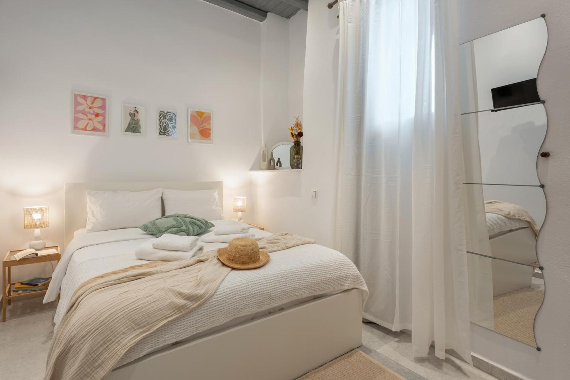 Caper-2 Bedroom Traditional Home With Amazing View ナウサ エクステリア 写真