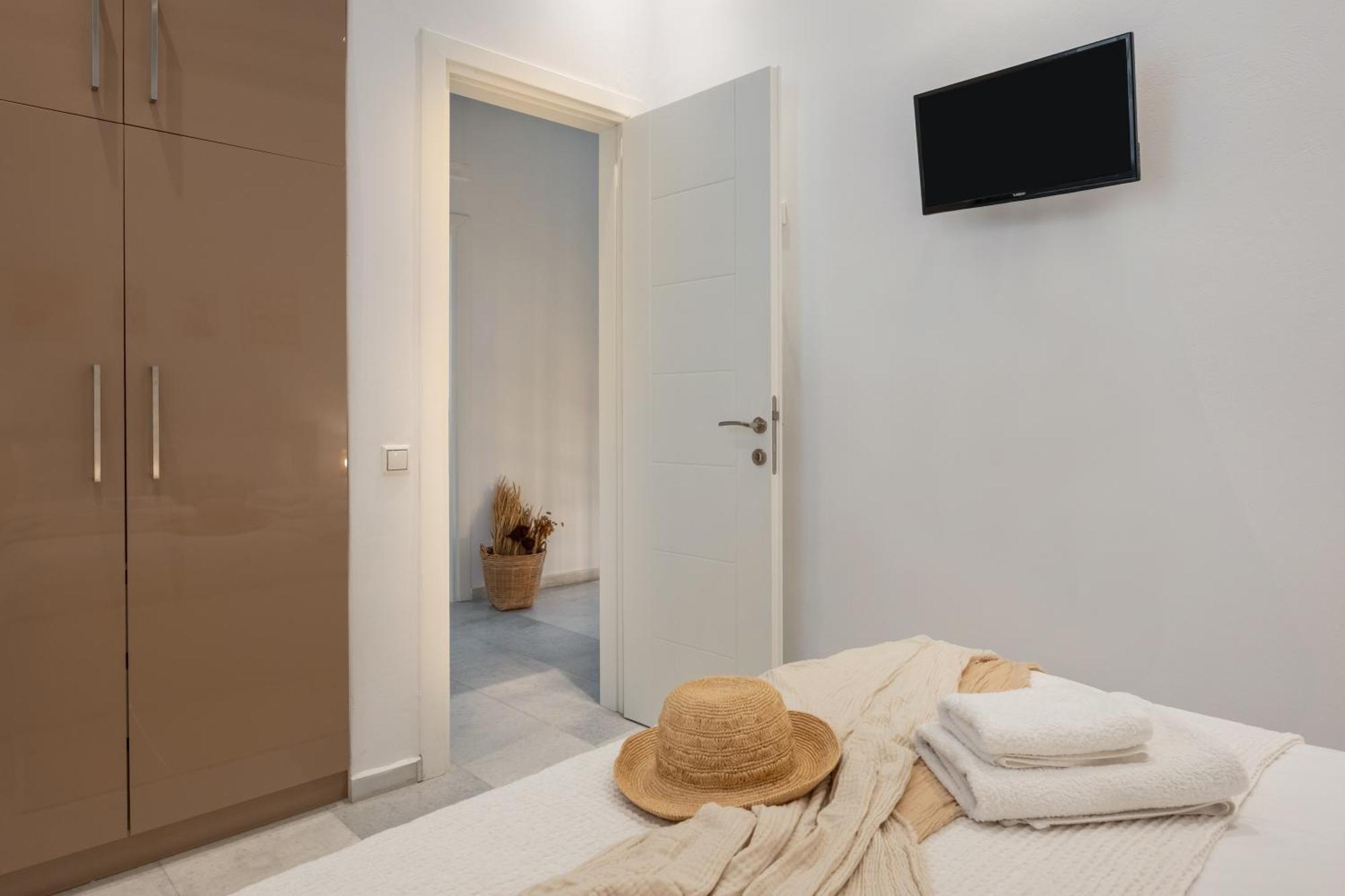 Caper-2 Bedroom Traditional Home With Amazing View ナウサ エクステリア 写真
