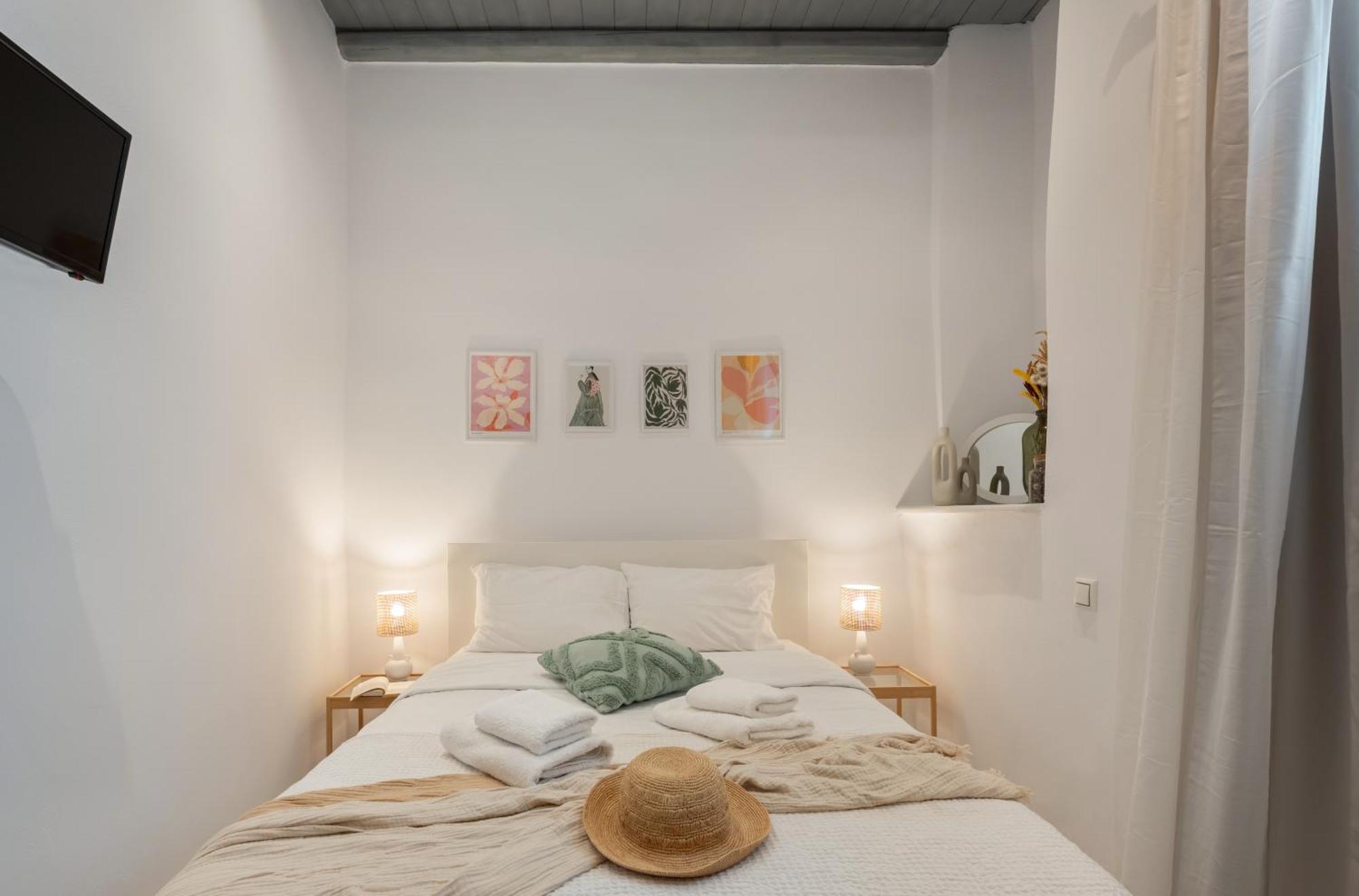 Caper-2 Bedroom Traditional Home With Amazing View ナウサ エクステリア 写真