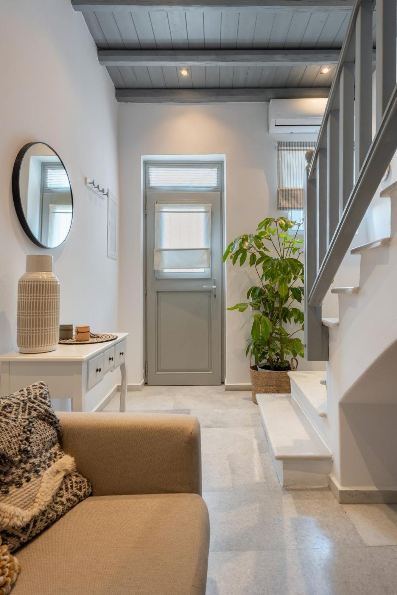 Caper-2 Bedroom Traditional Home With Amazing View ナウサ エクステリア 写真